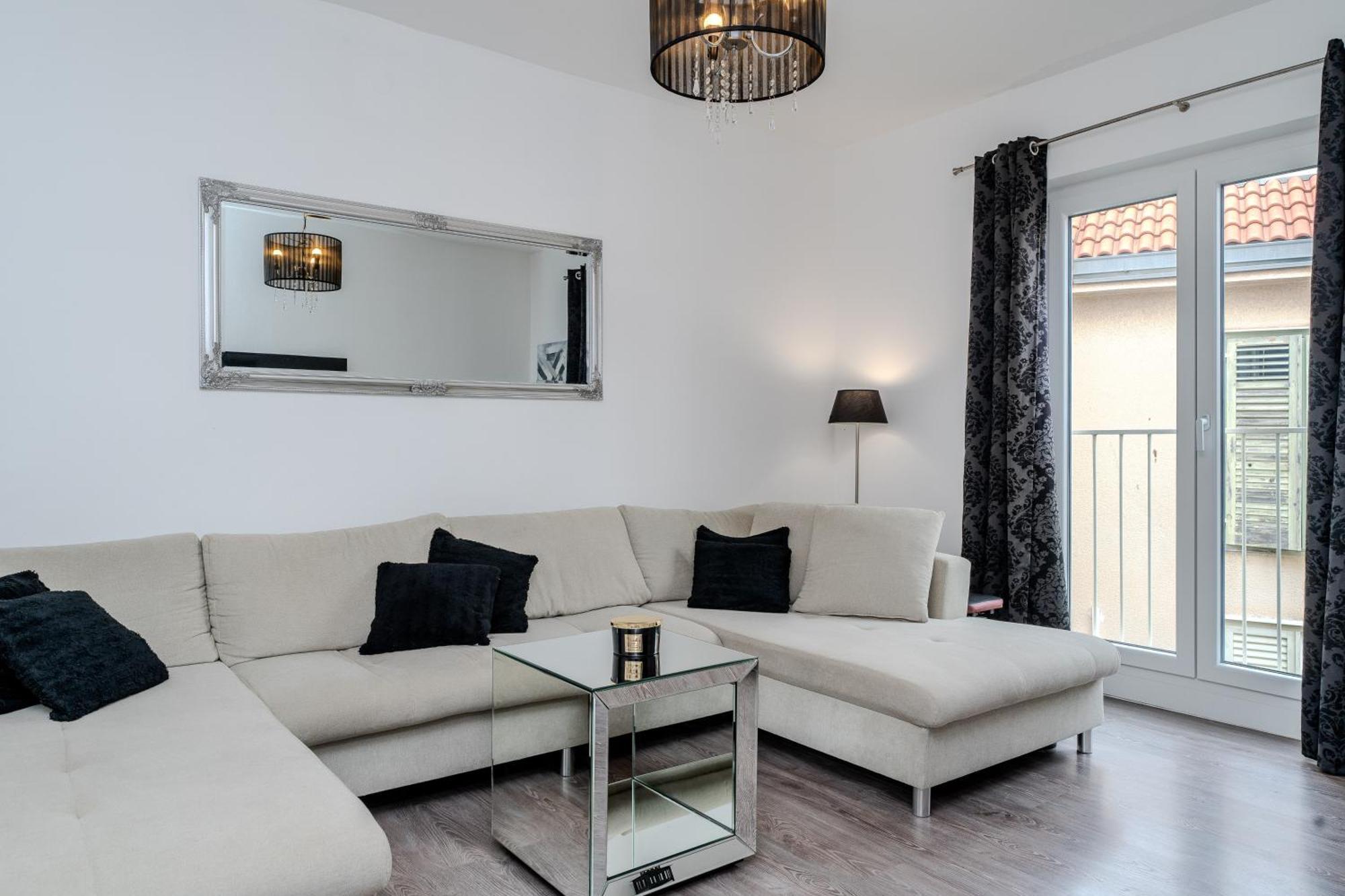Zadar Center Apartment Verdi,Big & Cosy Bagian luar foto